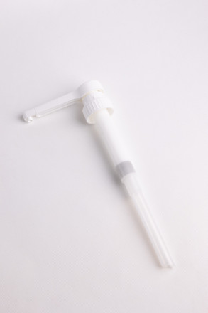 Дозатор для канистр объемом 1 л и 2.8 л